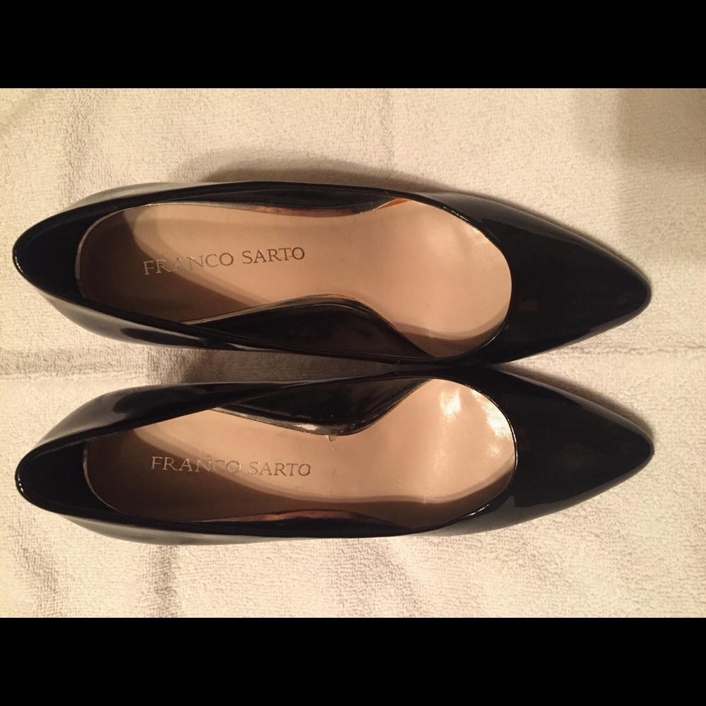 Franco Sarto classic black patent pumps